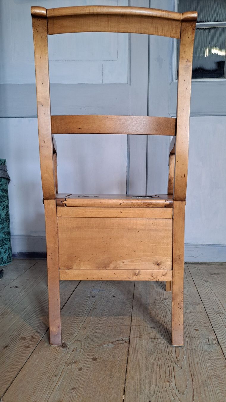 Poltrone: Fauteuil ancien /chaise percée /antiquité – Usato da Neuchâtel venduto da Forestmanz 2