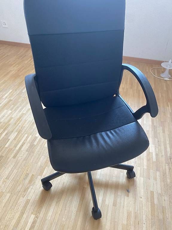 Sedie: Office Chair  Good Condition (3 Available) – Usato da Ecublens VD venduto da tho_7rwr