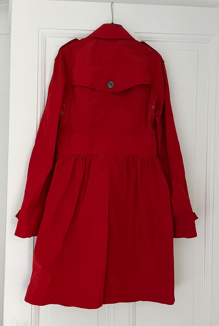 Burberry Cappotti: Burberry Brit, trench rouge, – Usato da Genève venduto da dachaw 1