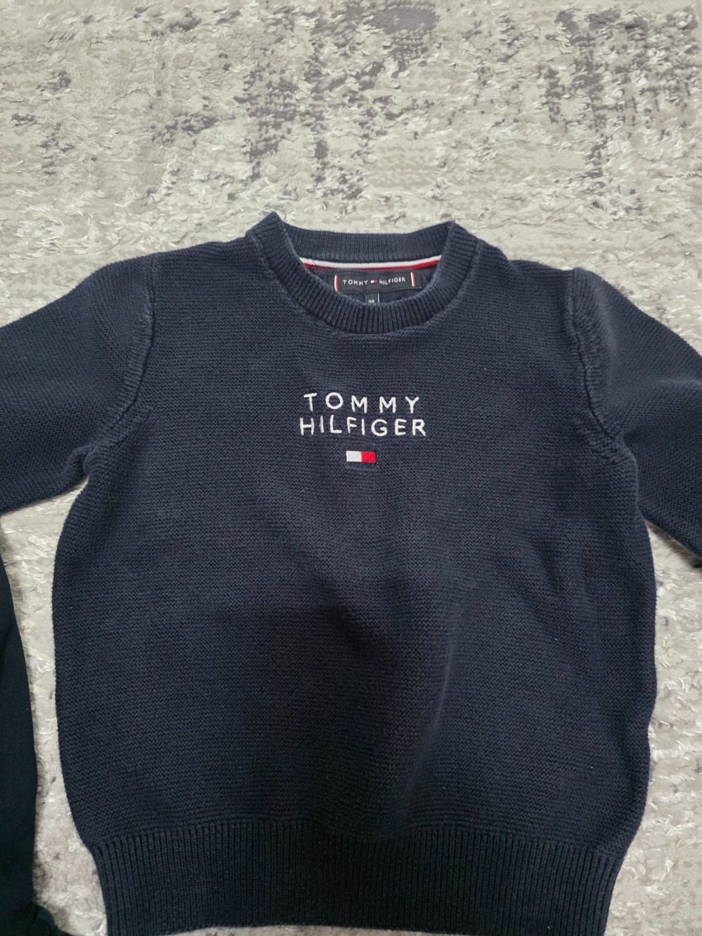 Tommy Hilfiger Lotti & Set di vestiti: 3 Pullover Tommy Hilfiger Kinder Grösse 98 – Usato da Scherzingen venduto da Benjanil 3