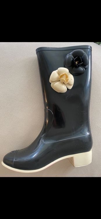 Chanel Scarpe da donna: Chanel Gummistiefel 39 aber eher 38.5 – Usato da Oberaegeri venduto da sunbay 1