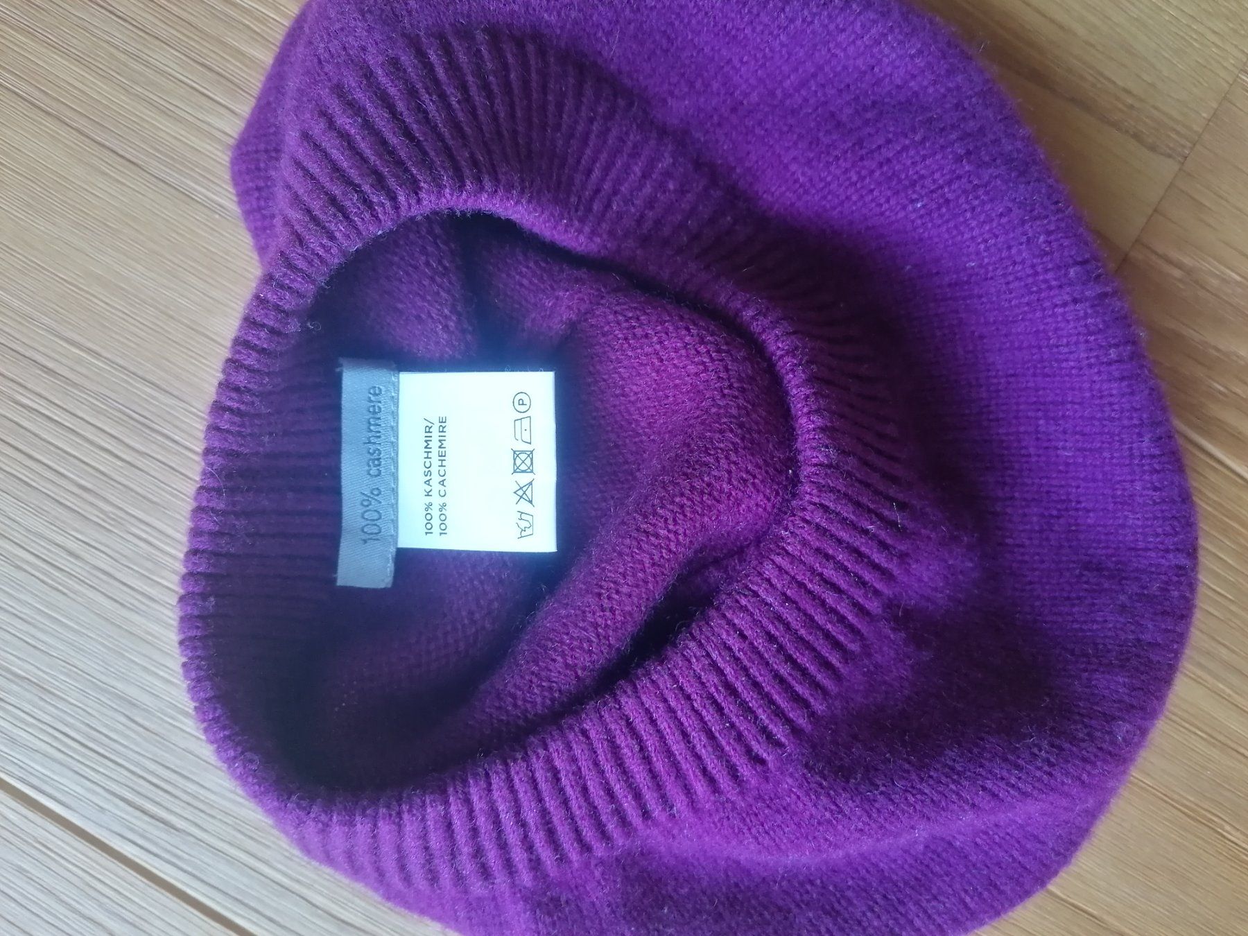Copricapi, berretti & cappellini: Barette 100% Kaschmir violett – Nuovo (secondo la descrizione) da Marbach LU venduto da BitsAndBobs 1