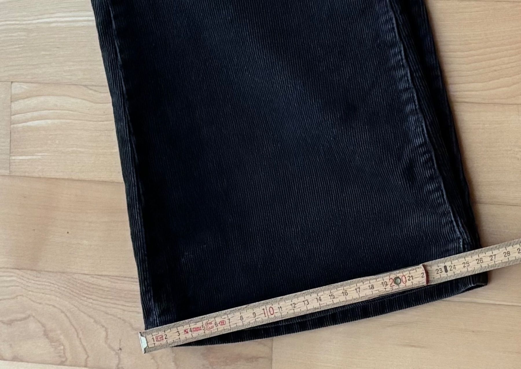 Uniqlo Hosen: Cordhose Uniqlo – Gebraucht aus Winterberg ZH von vanilleinspiration 6