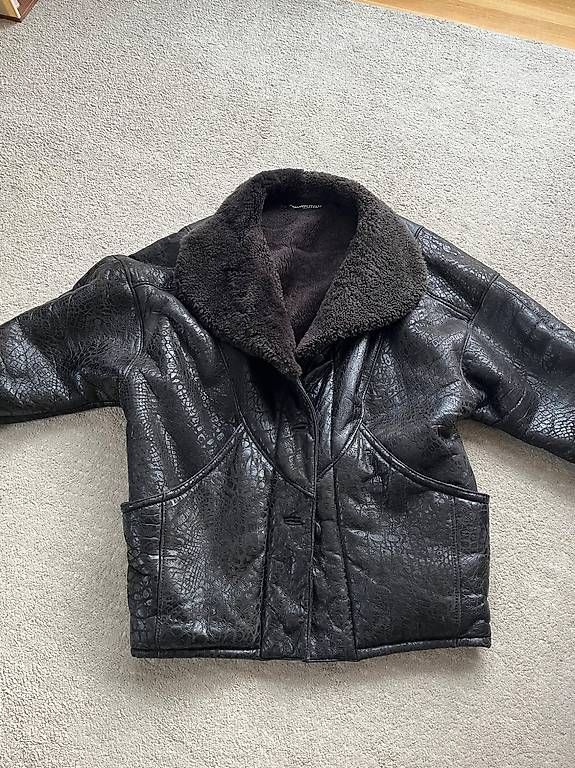 Vestes: Vintage leather jacket oversized  – D'occasion à Zürich par mai_bwh6 2