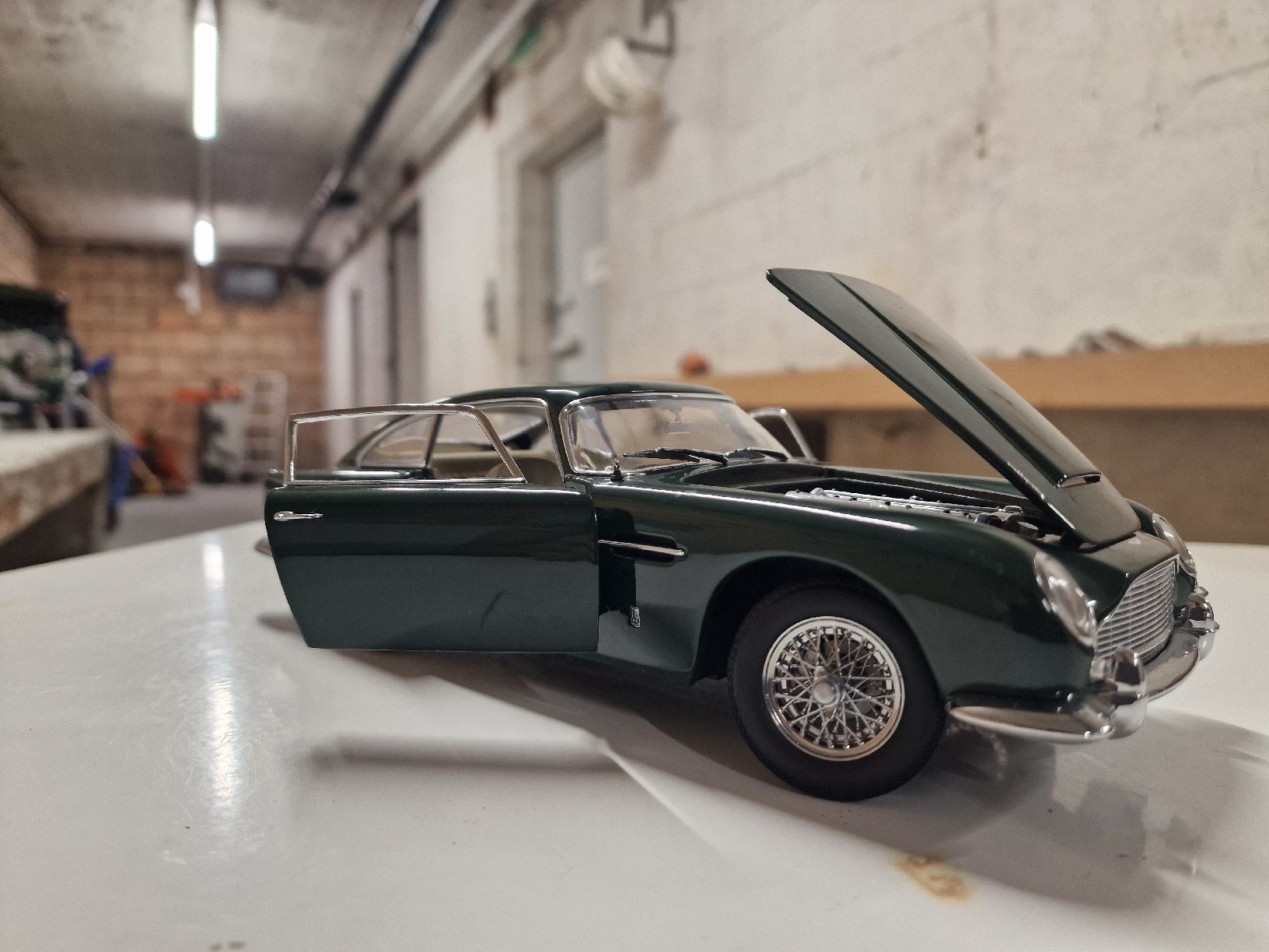Autoart Modellautos:  Aston Martin DB5 autoart1:18 – Neu (gemäss Beschreibung) aus Alberswil von R21Turbo 2
