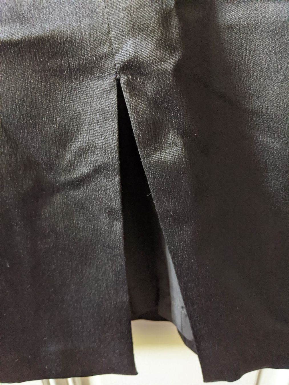 Girbaud Kleider: MARITHÉ & FRANÇOIS GIRBAUD : Robe en satin noir S-M – Neu (gemäss Beschreibung) aus Petit-Lancy von lilycerise 2