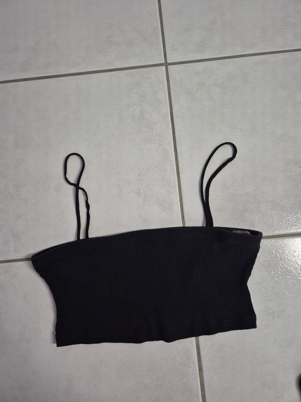 Top: 4 tops – Usato da Granges-Paccot venduto da smo_dp89 3