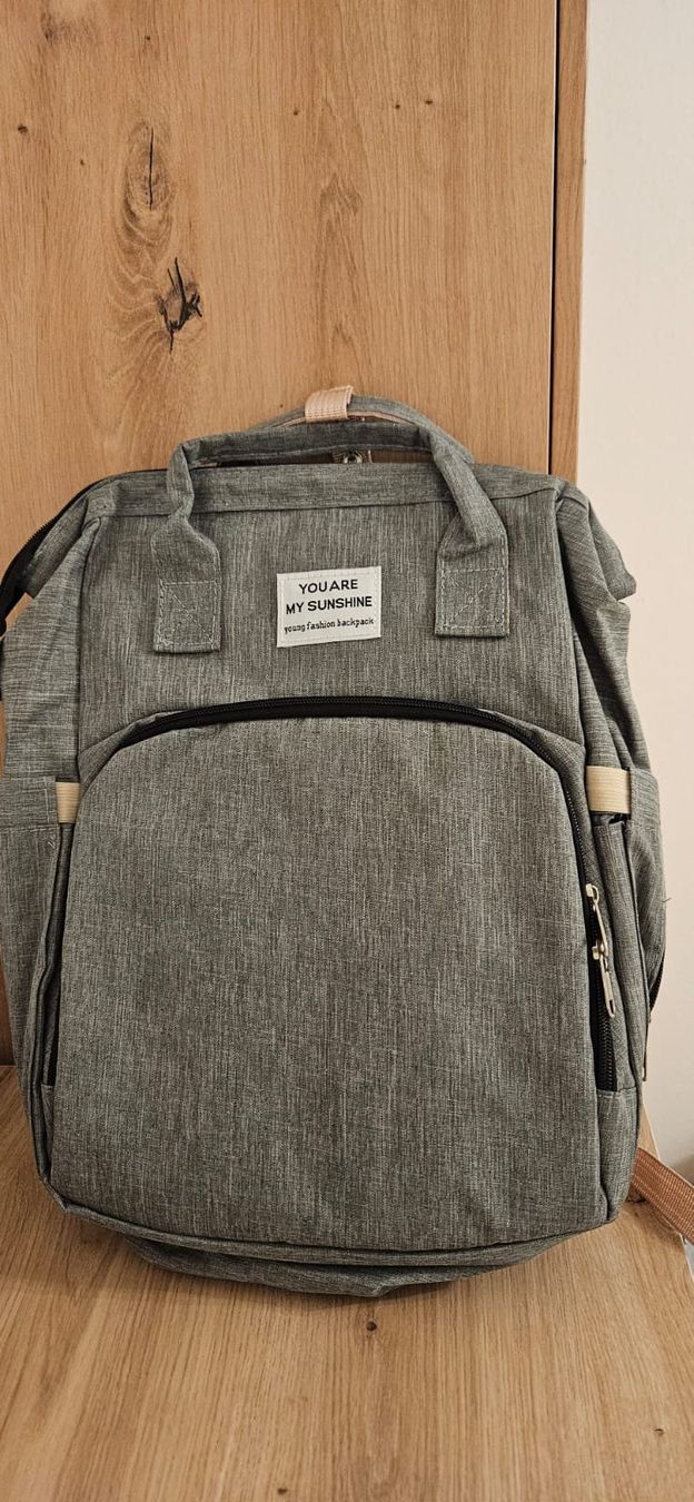 Sacs & sacs à dos: Wickeltasche Rucksack Grau Beige neu – D'occasion à Benglen par Zaks1984