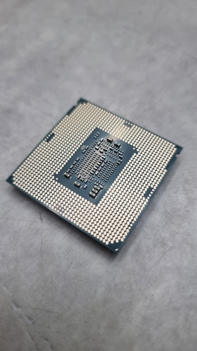 Intel Componenti elettronici: Intel Core i7-7700 – Usato da Savièse venduto da gtgl 3