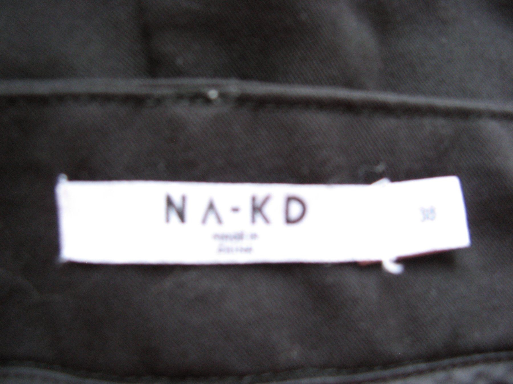 Na-kd Pantaloni: schwarze Hose Gr. 38 Na-kd – Usato da Zürich venduto da apil 7