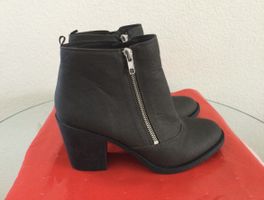 Braune Stiefeletten mit Reissverschluss Gr. 40