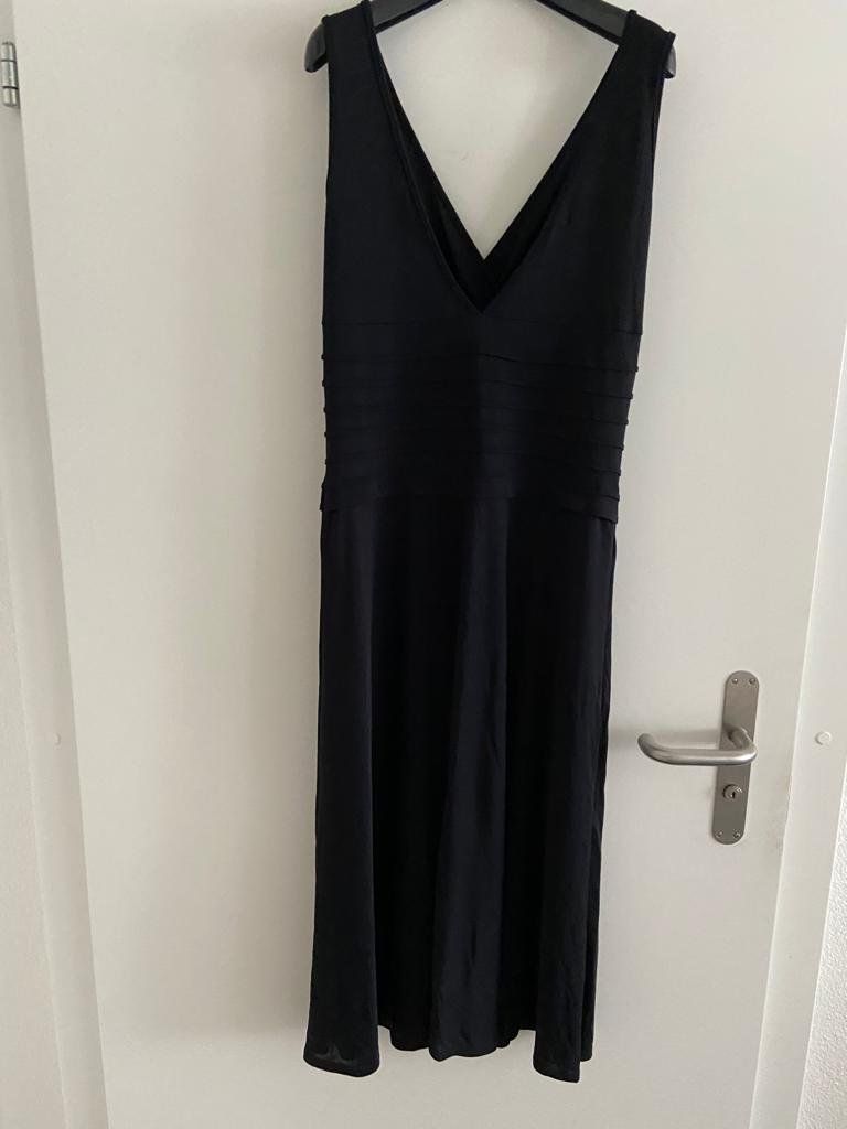 Vestiti: Kleid schwarz Gr.M – Usato da Thalwil venduto da Briscolina 2