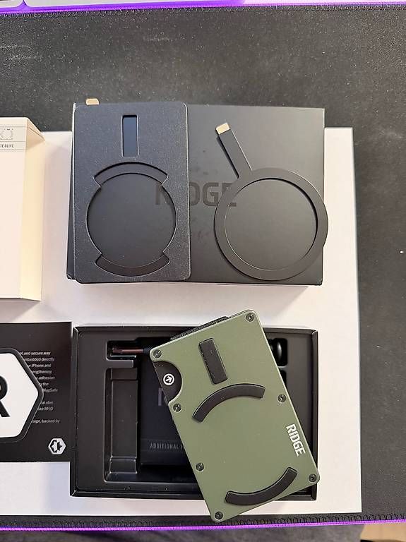 Portefeuilles: Ridge magsafe wallet matte olive  – D'occasion à Niederbuchsiten par MisterFly87 3