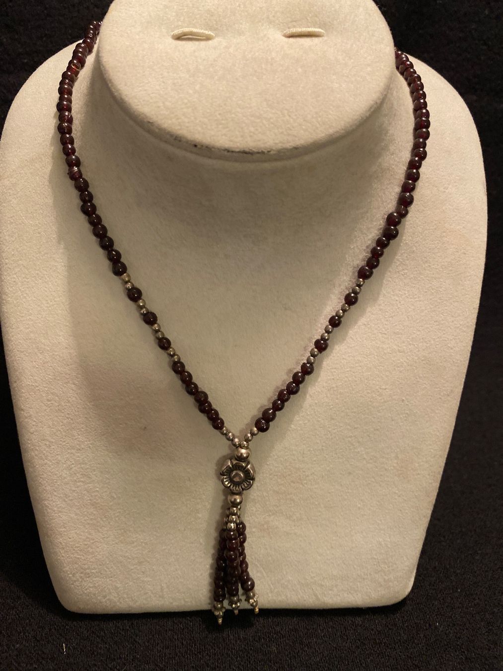 Ketten: Elegantes Vintage Granat-Collier – Gebraucht aus Dübendorf von cchiarello