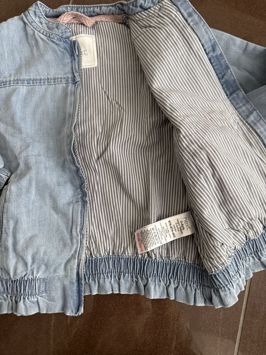 Next Giacche & Cappotti: Jeansjacke Gr. 104 – Nuovo (secondo la descrizione) da Kölliken venduto da Vivii01 1
