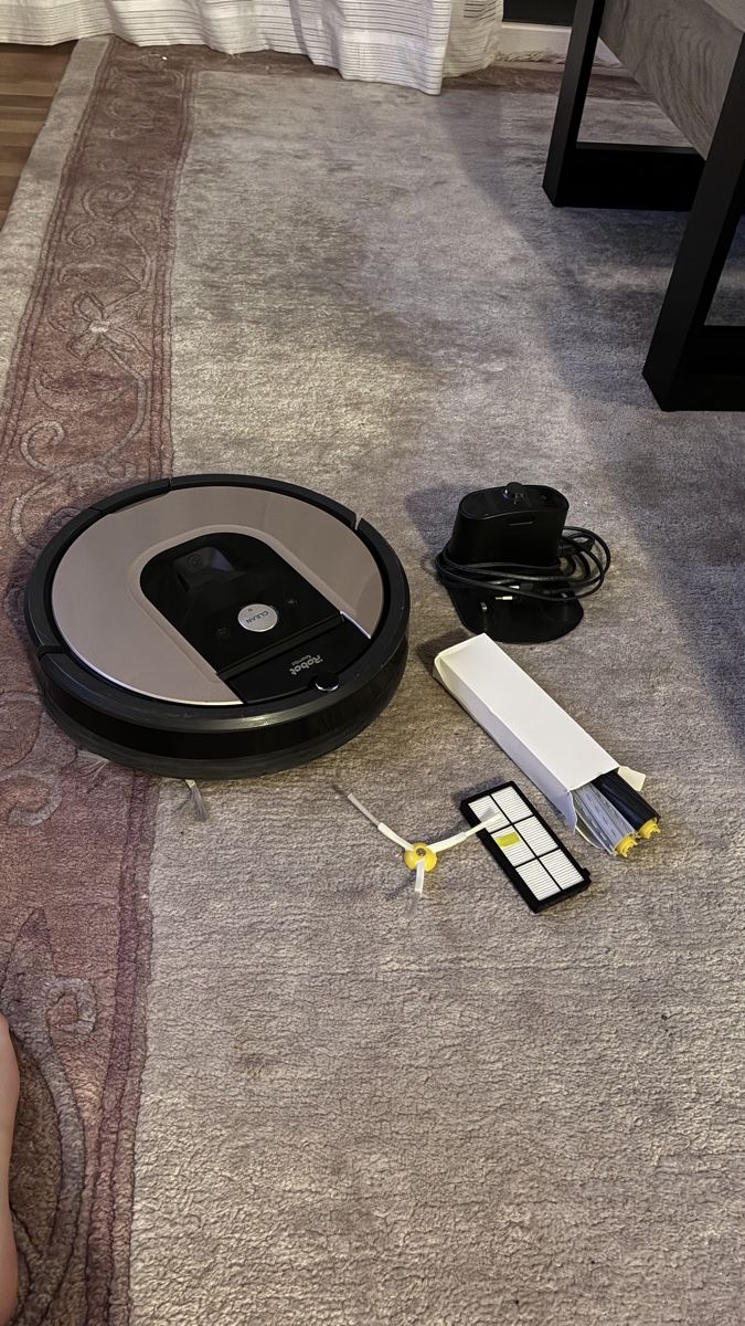 Irobot Staubsauger & Zubehör: iRobot Saugroboter einwandfrei mit App – Gebraucht aus Chur von hue_g2qg