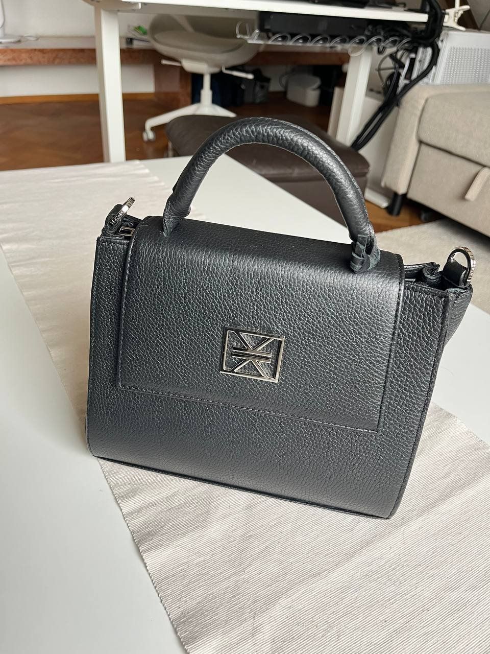 Borse da donna: Neu Leder Handtasche! – Nuovo e nell'imballaggio originale da Thalwil venduto da cho_wcl5