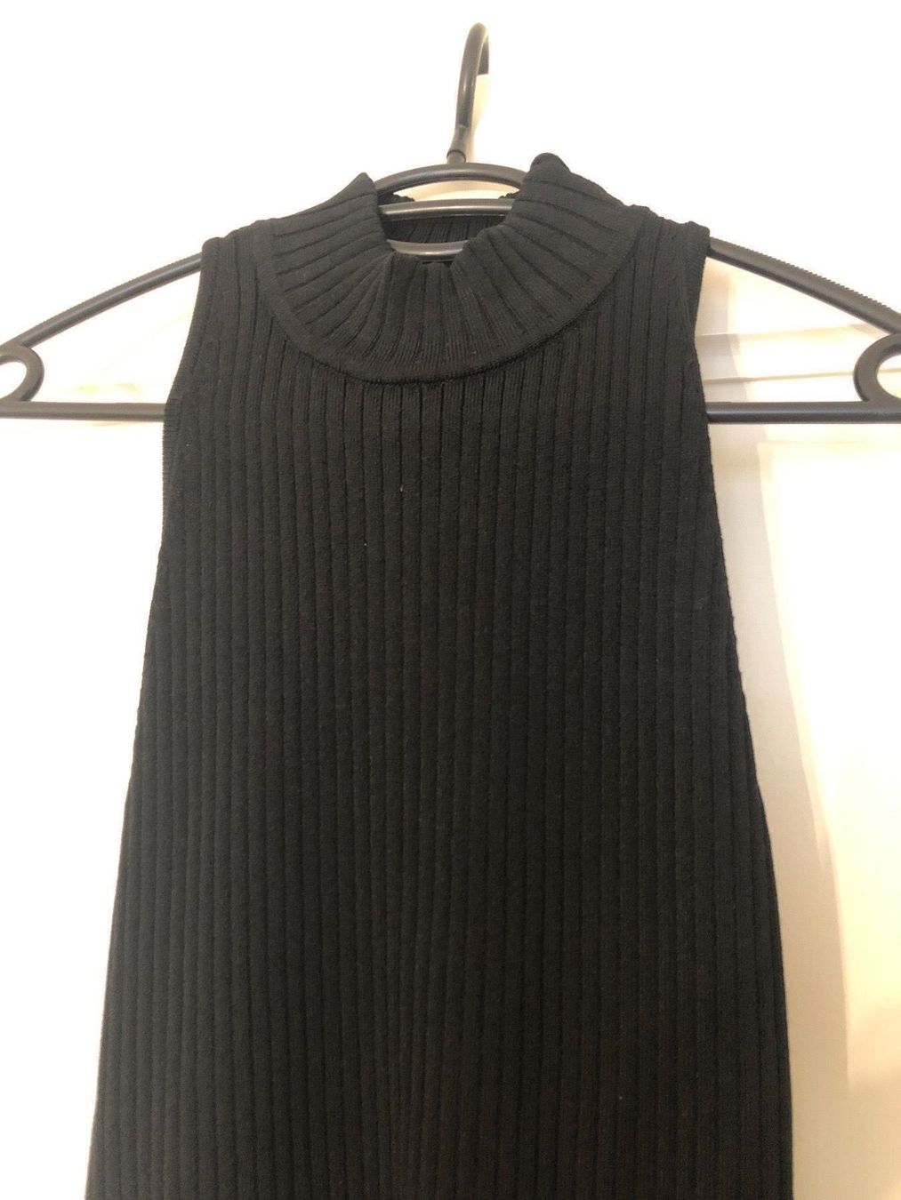 H&M Top: H&M Rollkragen Top – Usato da Wettswil venduto da lalinda85 1