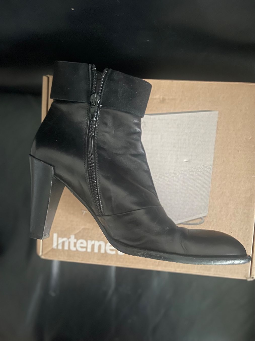 Scarpe da donna: Hugo stiefeln – Usato da Hinterkappelen venduto da lid_9h7j 2