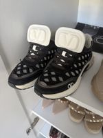 Valentino Garavani Baskets femme, taille 36, noires