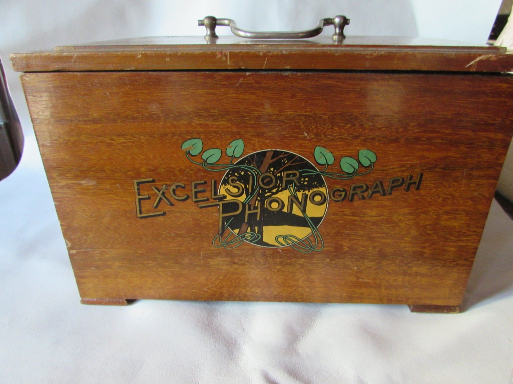 Carillon: Boîte pour phonographe Excelsior, en bois, avec machine à... – Usato da Onnens VD venduto da didier1956