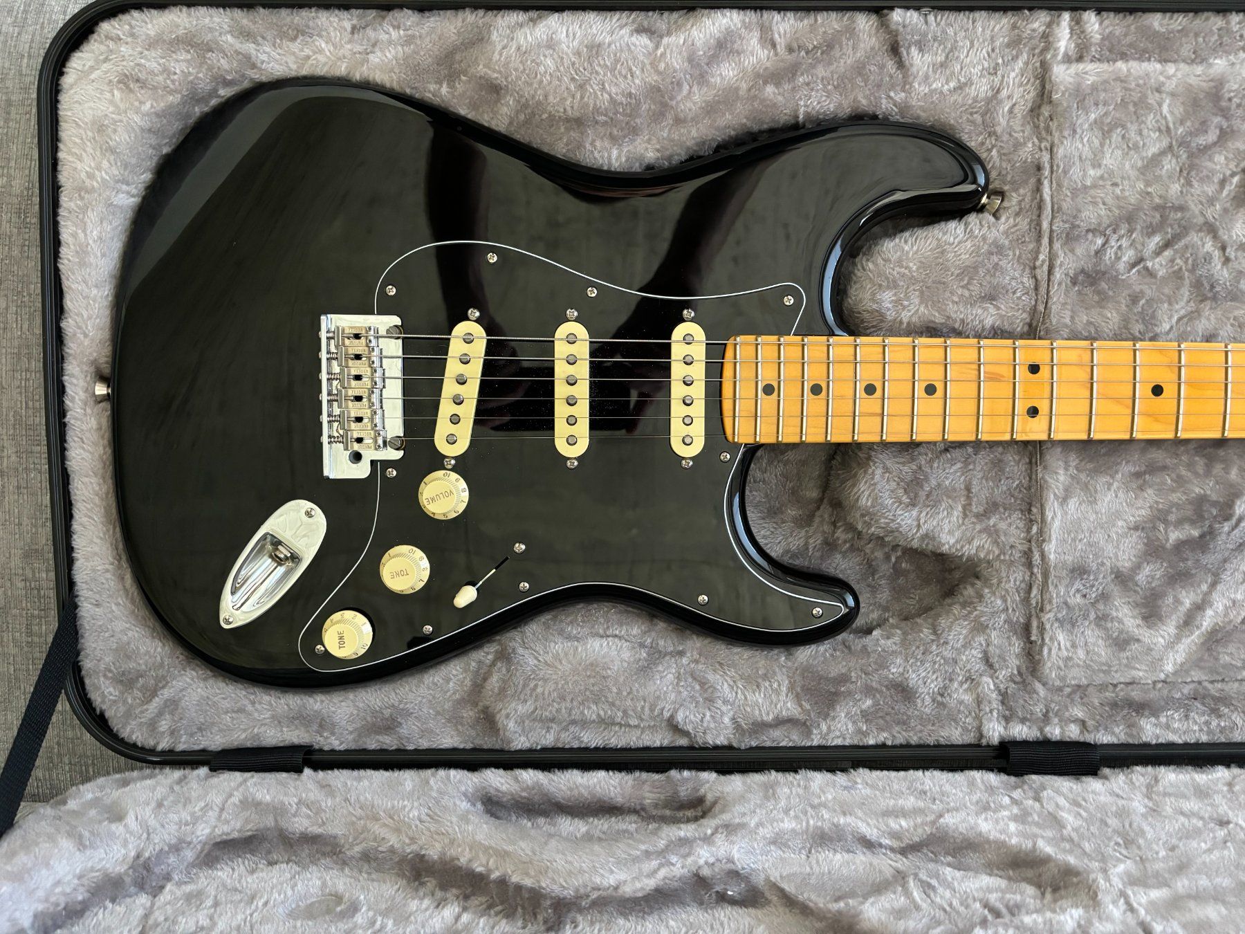 Fender Strumenti musicali: Fender Stratocaster American Professional II – Nuovo (secondo la descrizione) da Zürich venduto da ste_nqh7 1