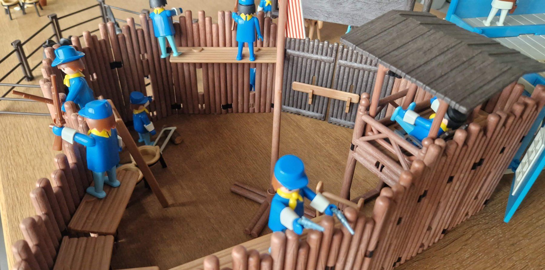 Playmobil Giocattoli: Ensemble Playmobile Fort Union, Indiens, Chevaux, Banque – Usato da Münchenbuchsee venduto da capa2014 5