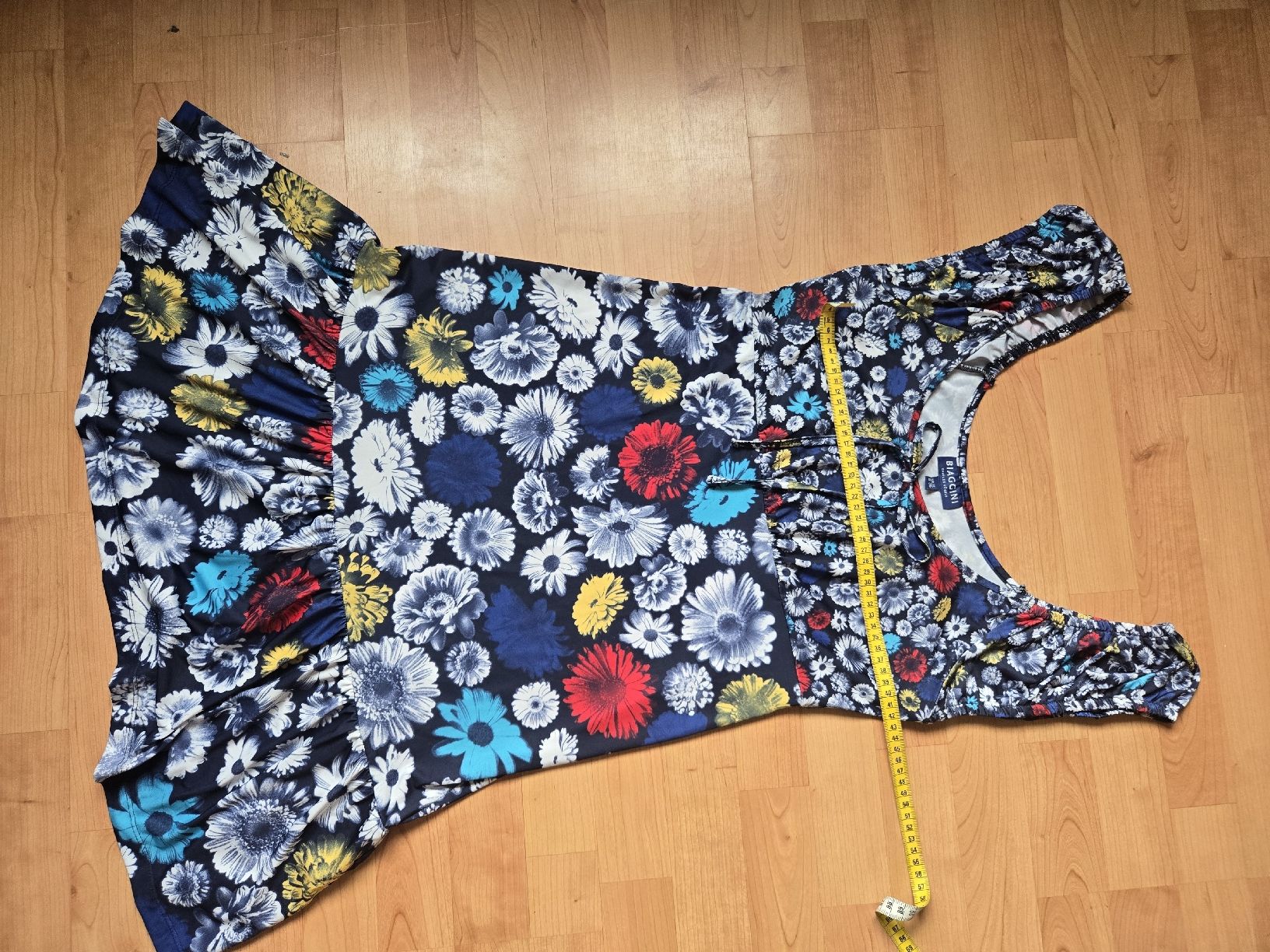 Vestiti: Blumenkleid elastisch – Usato da Flawil venduto da sal_p8bj 1