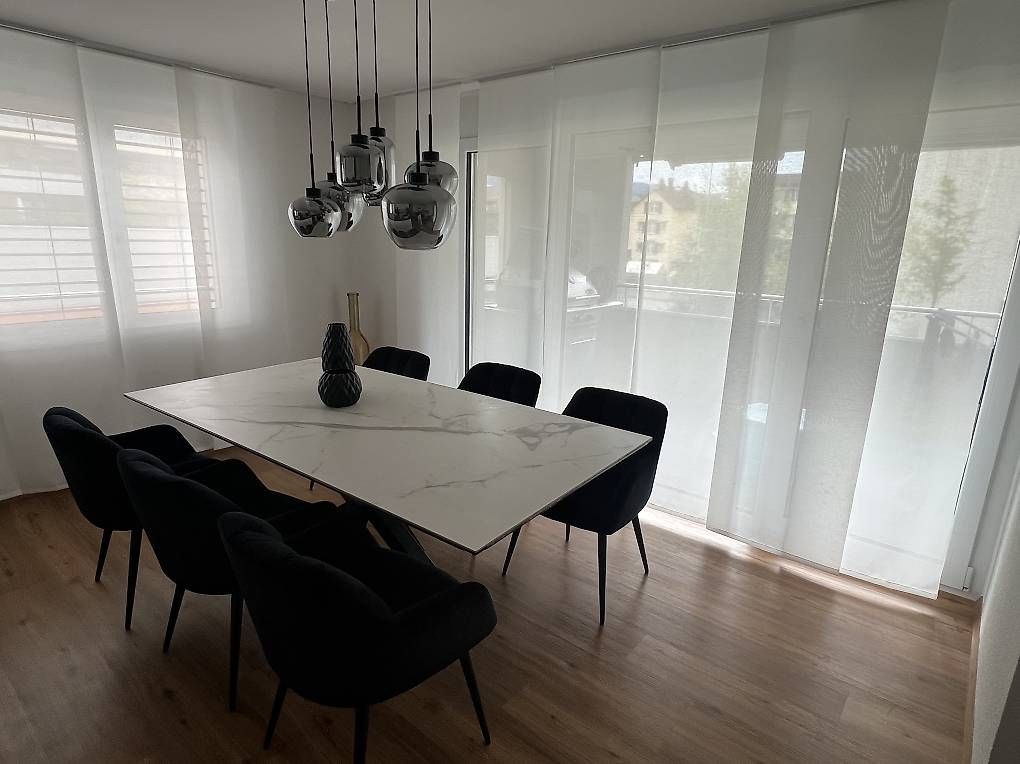 Tavoli: Esstisch mit Keramikplatte in Marmoroptik – Usato da Bütschwil venduto da Positano99