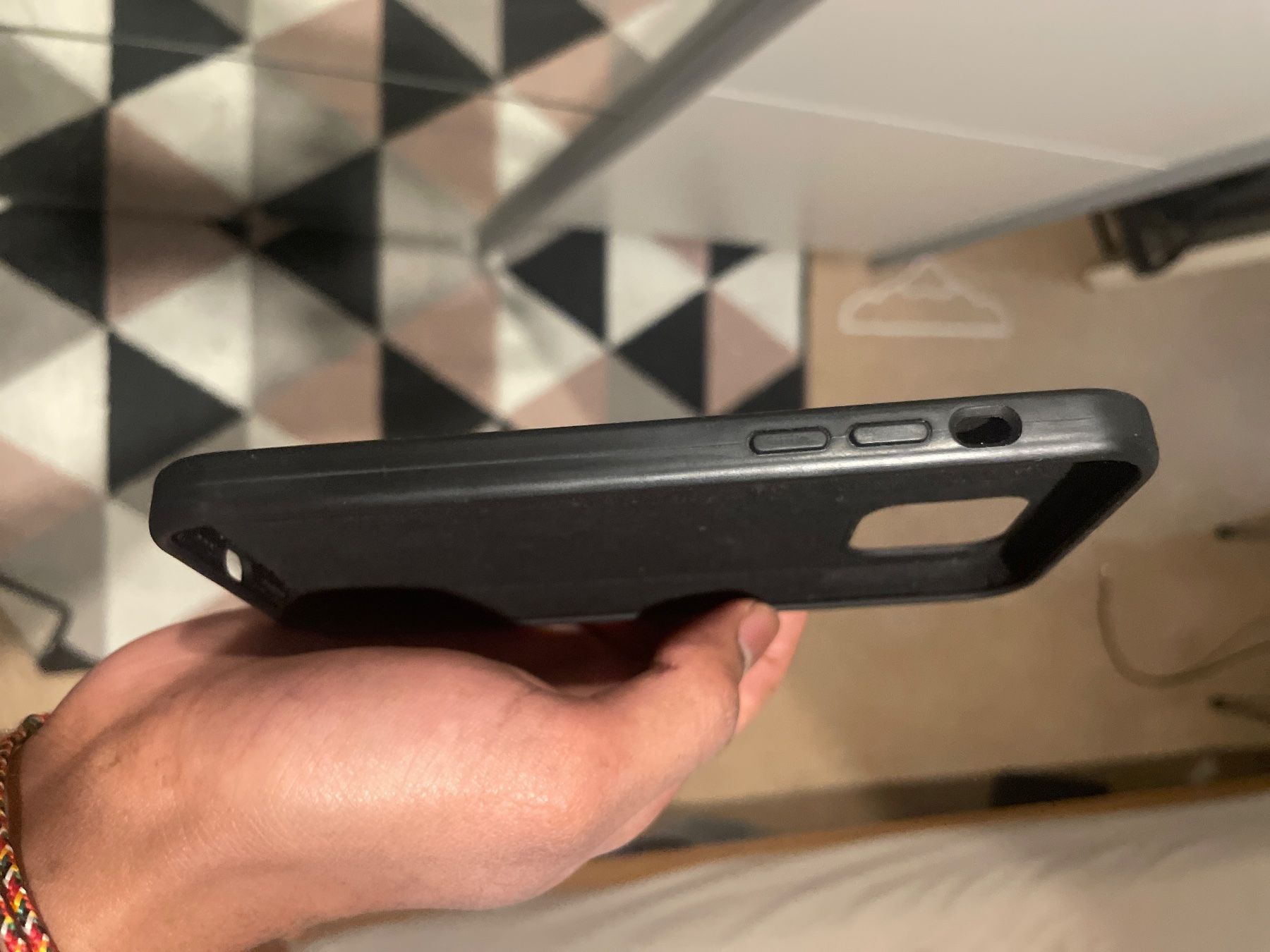 Apple Covers & Schutzfolien: iPhone 12 Pro Hülle | Matt Schwarz – Gebraucht aus Luzern von Vi-Print 2
