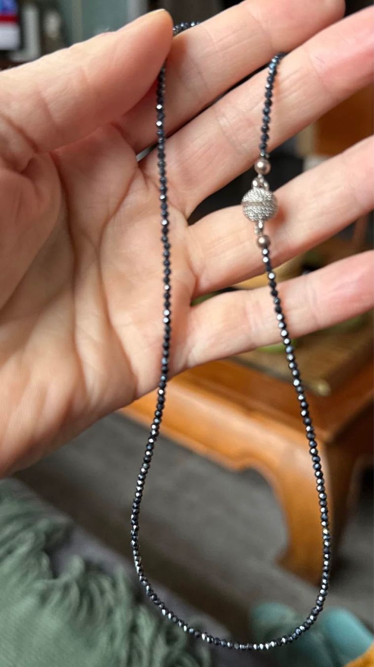 Ketten: Collier élégant perles noires brillantes neuf – Neu und originalverpackt aus Vuisternens-Romont von gol_xp6p 1