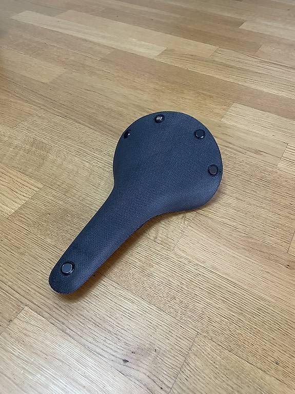 Pezzi di ricambio: Selle Brooks C17 de couleur grise – Usato da Les Acacias venduto da rom_5nby 1