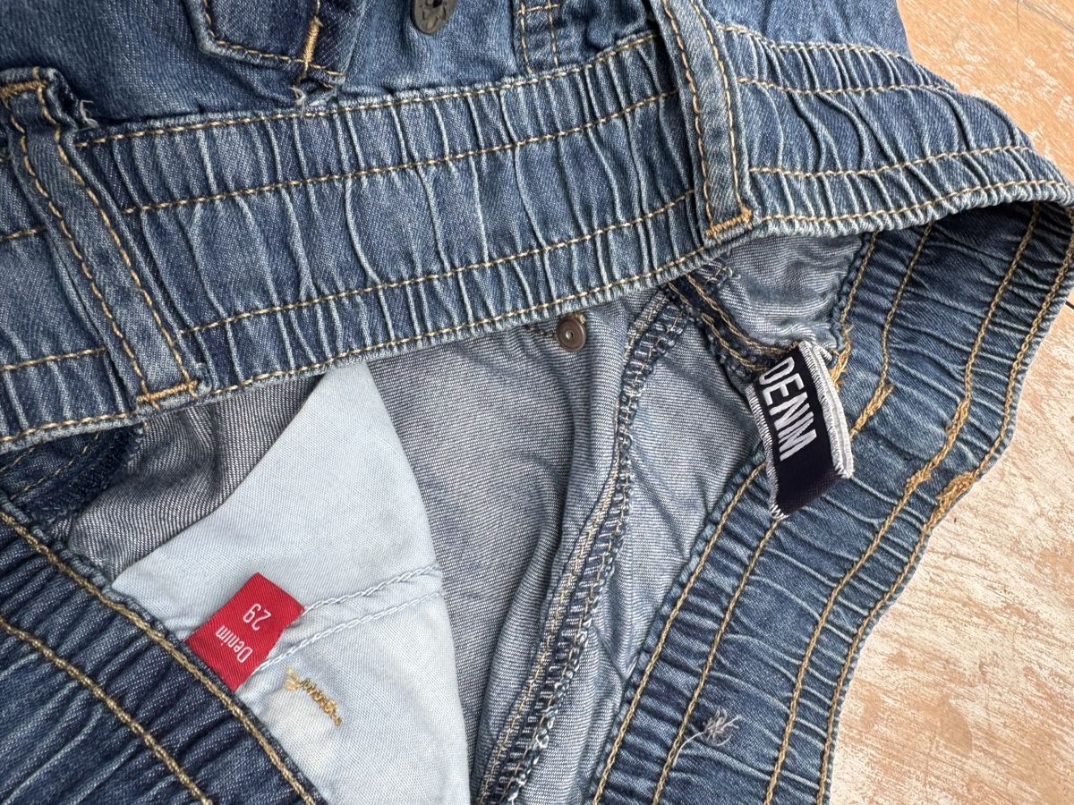 Jeans: Denim 3/4 Jeans,Grösse 29 – Usato da Visp venduto da Pastis 4