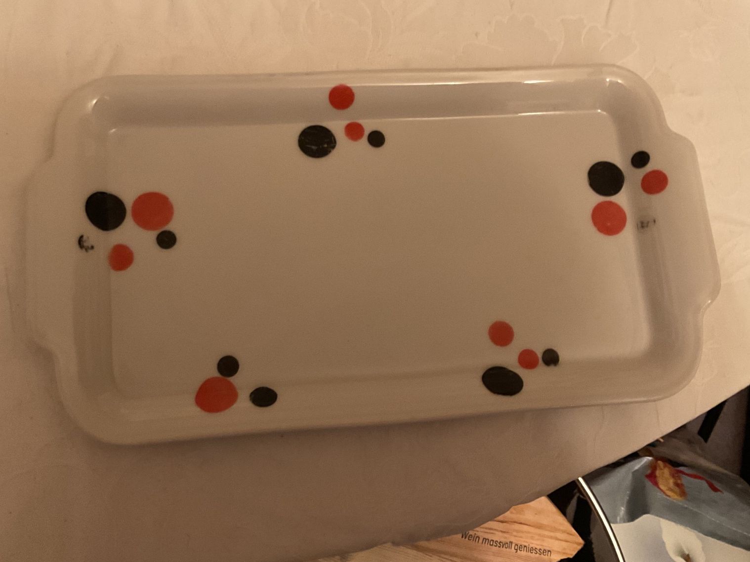 Set di piatti: Geschirr-Set von Langenthal, rote u. schwarze Punkte – Usato da Tecknau venduto da Gluschtikum 1
