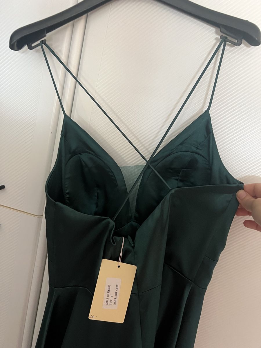 Vestiti: Splendide robe neuve taille m – Nuovo e nell'imballaggio originale da Lugnorre venduto da cla_j6bq 4