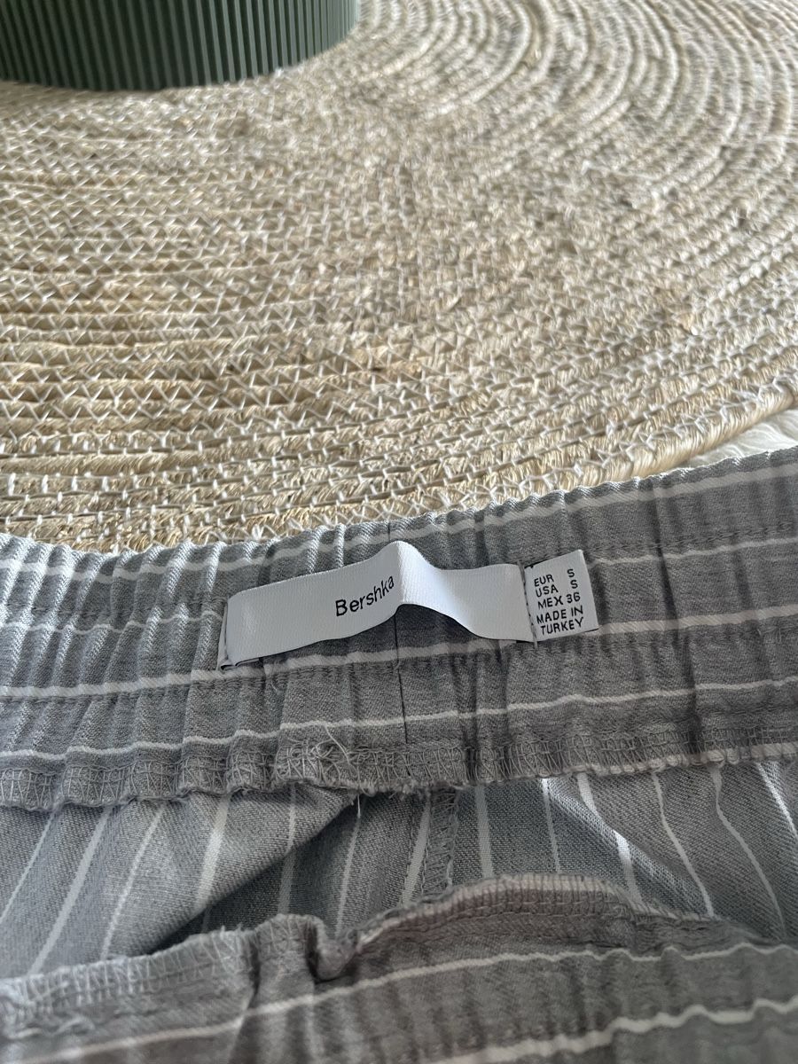 Pantaloni: Pantalon gris et blanc, taille S – Nuovo (secondo la descrizione) da Bussigny venduto da Z.seller 2
