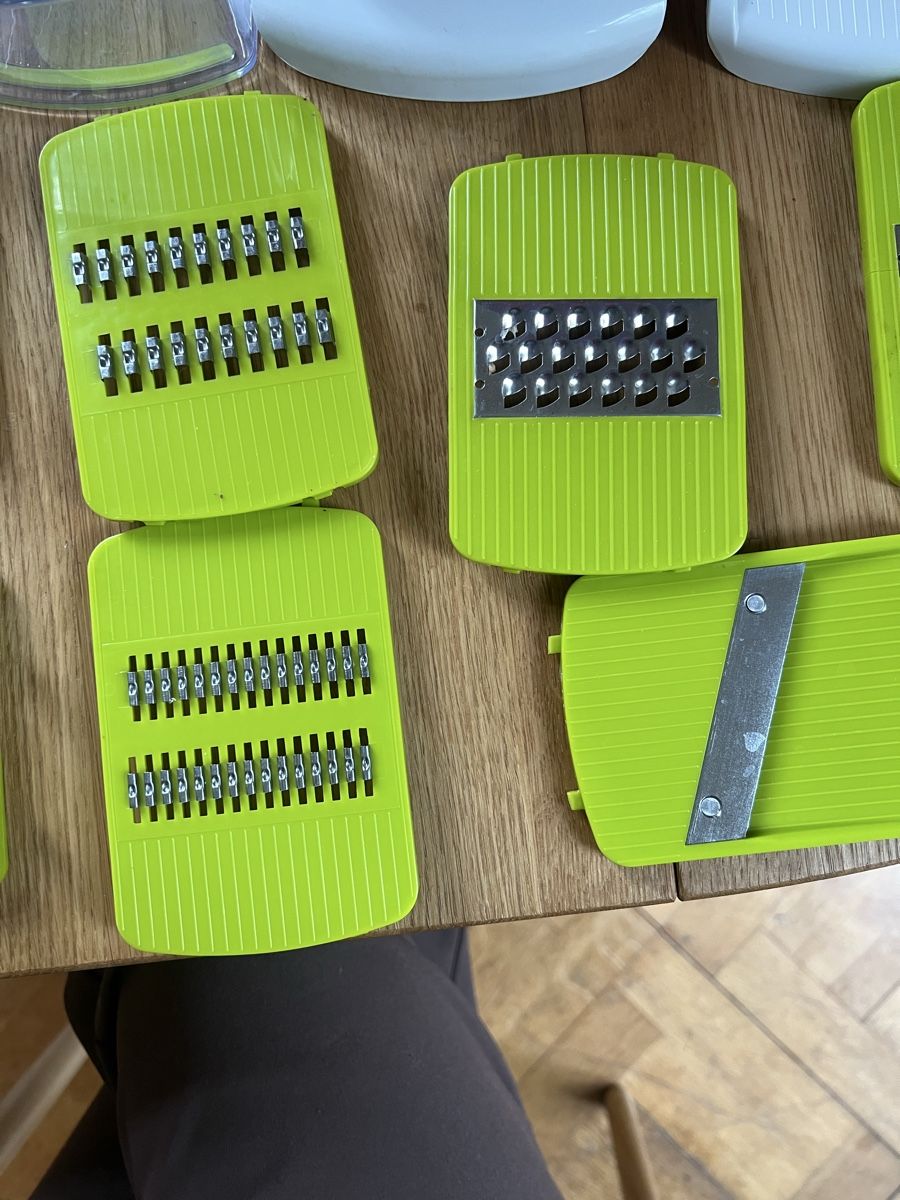 Küchengeräte: Gemüsehobel Set mit Auffangbehälter / Mandoline – Gebraucht aus St. Gallen von Allu90er 2