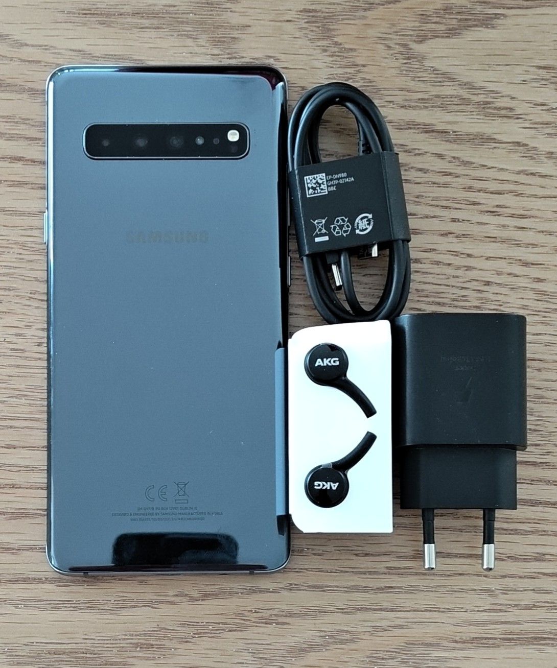 Samsung Telefoni cellulari / Smartphones: Samsung Galaxy S10 5G – Usato da Vevey venduto da Forestier.Lo