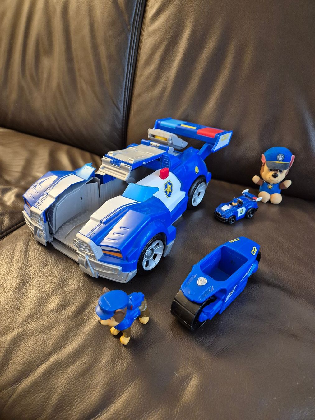 Spielzeuge: Paw Patrol Chase Auto – Gebraucht aus Wittenbach von MOW9