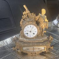 Antike Standuhr Vergoldet Marmor mit Figuren Dekoration