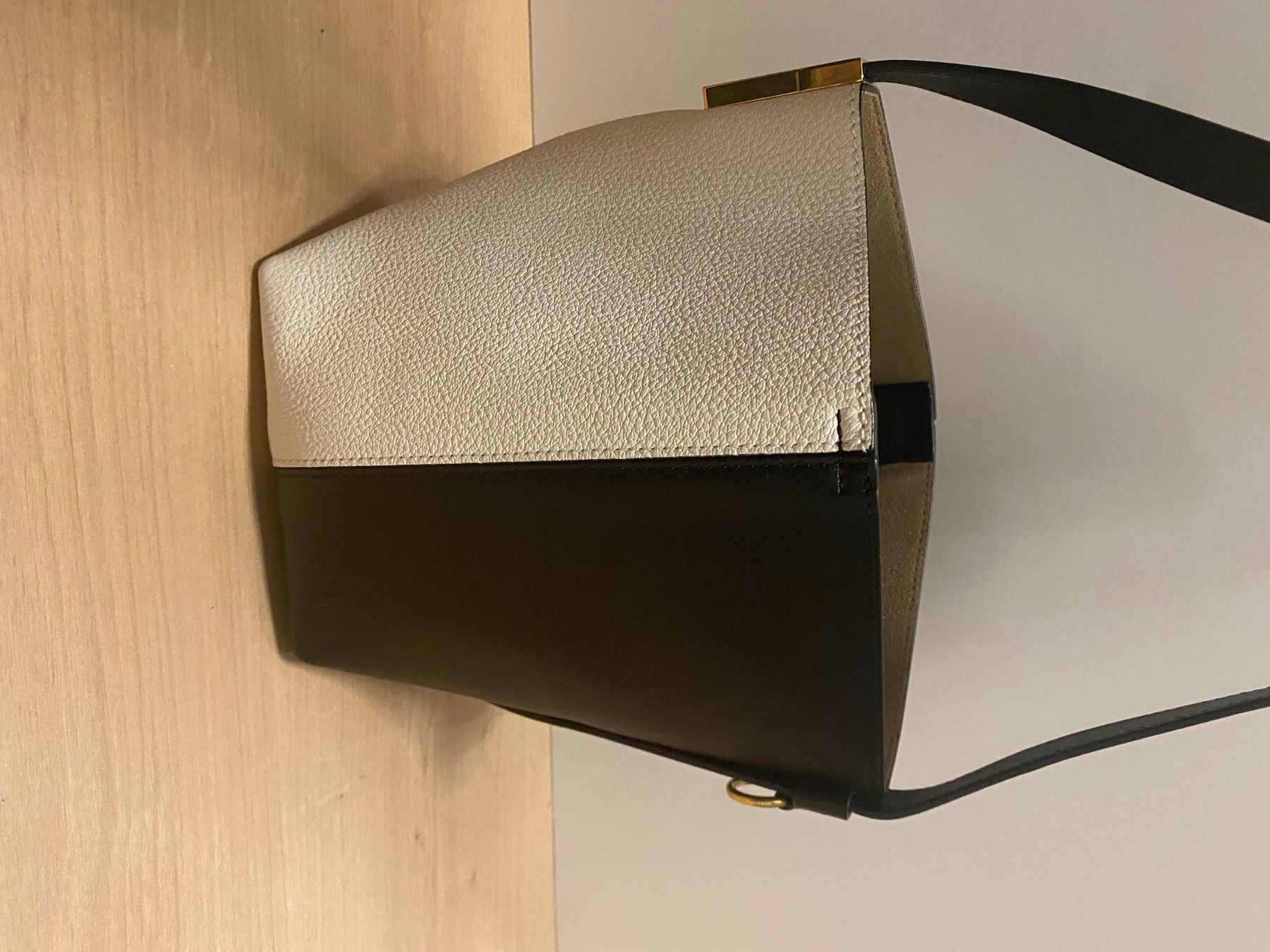Givenchy Borse da donna: Sac sceau Givenchy – Nuovo (secondo la descrizione) da Sion venduto da lam_hnb8