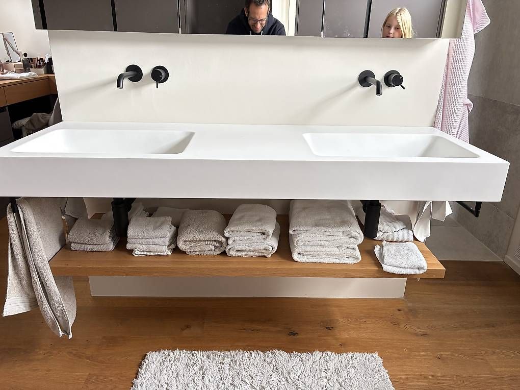 Eviers & lavabos: Neuer Waschtisch Corian – D'occasion à Fehraltorf par sel_p79b 1