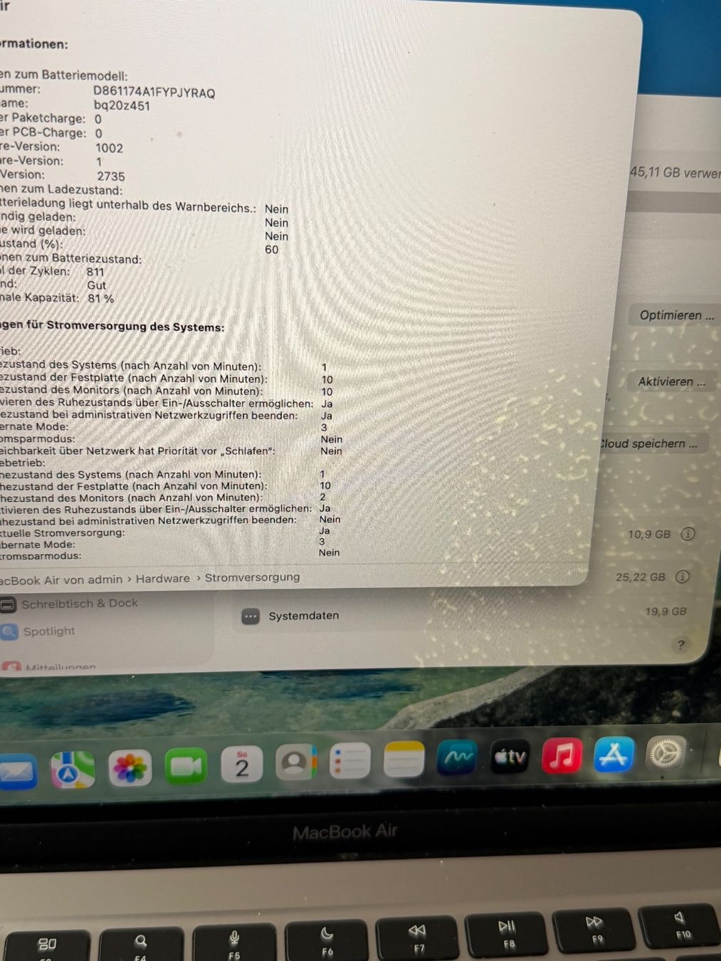 Apple Portables: Macbook Air 13.  2020 M1 – D'occasion à Schattdorf par Kofi57 1
