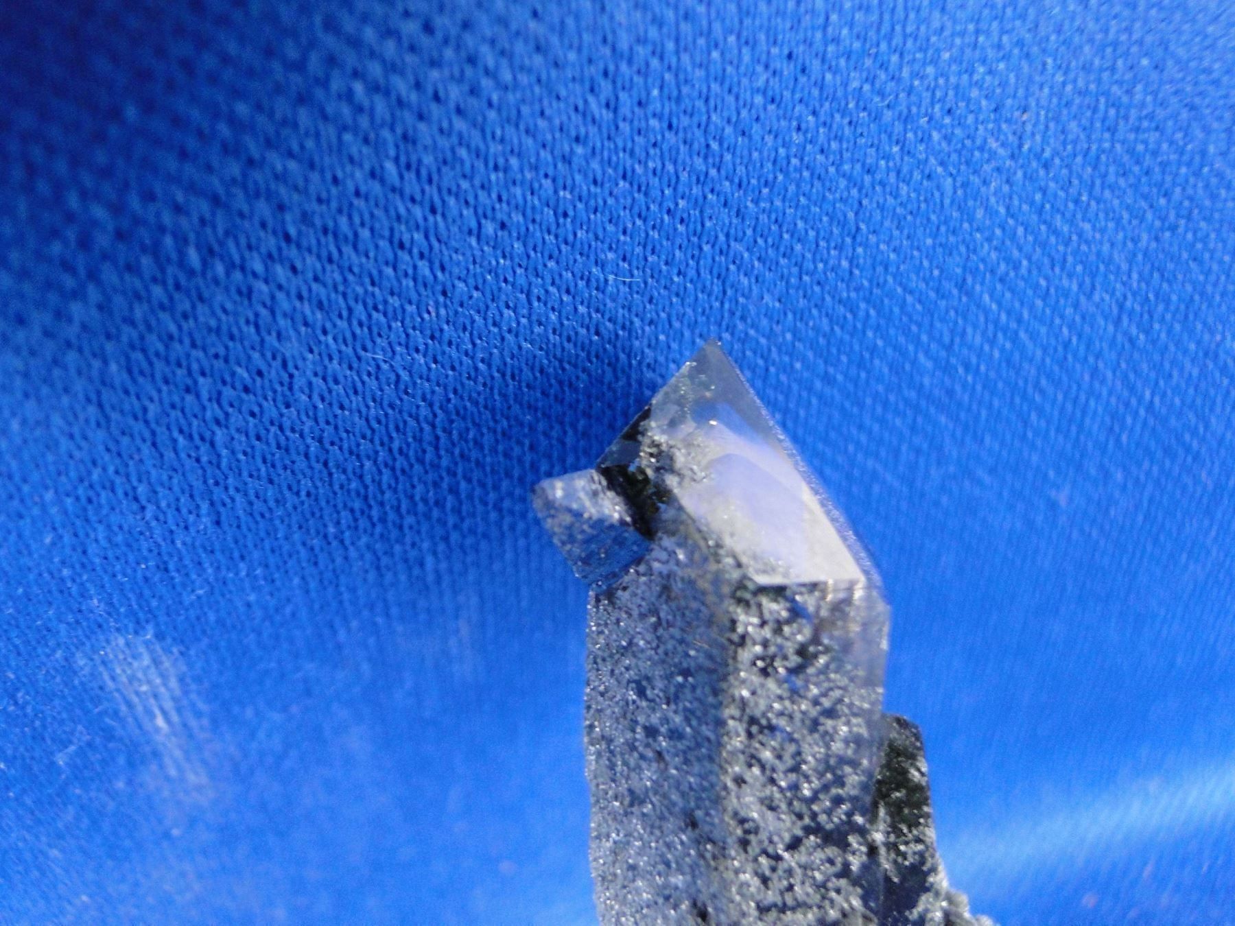 Minerali & Pietre curative: Anatas auf Quarz – Usato da Schinznach Bad venduto da Demerald 2