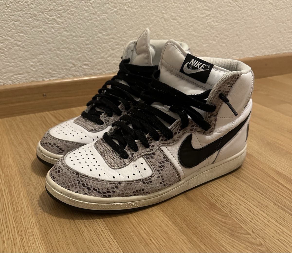 Nike Scarpe da uomo: Nike Terminator High Gr. 43 – Usato da Solothurn venduto da Ib1a