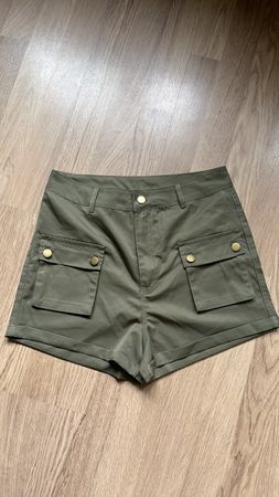 Trendige Cargo Shorts, Olivgrün, Grösse M – Sommer Must-Have