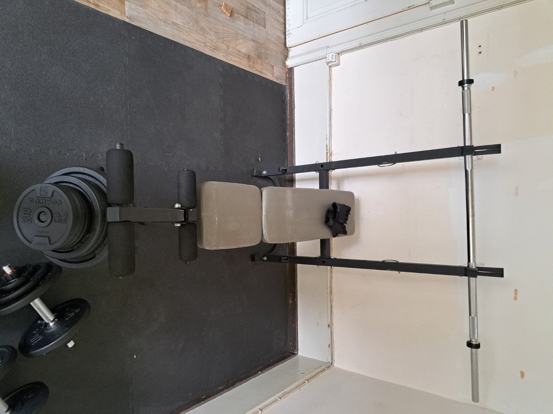 Hometrainer: Kompakte verstellbare Hantelbank – Pressbank – Usato da Lausanne venduto da Sunny_tape 2