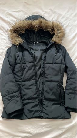 Doudoune H&M noire taille S avec capuche