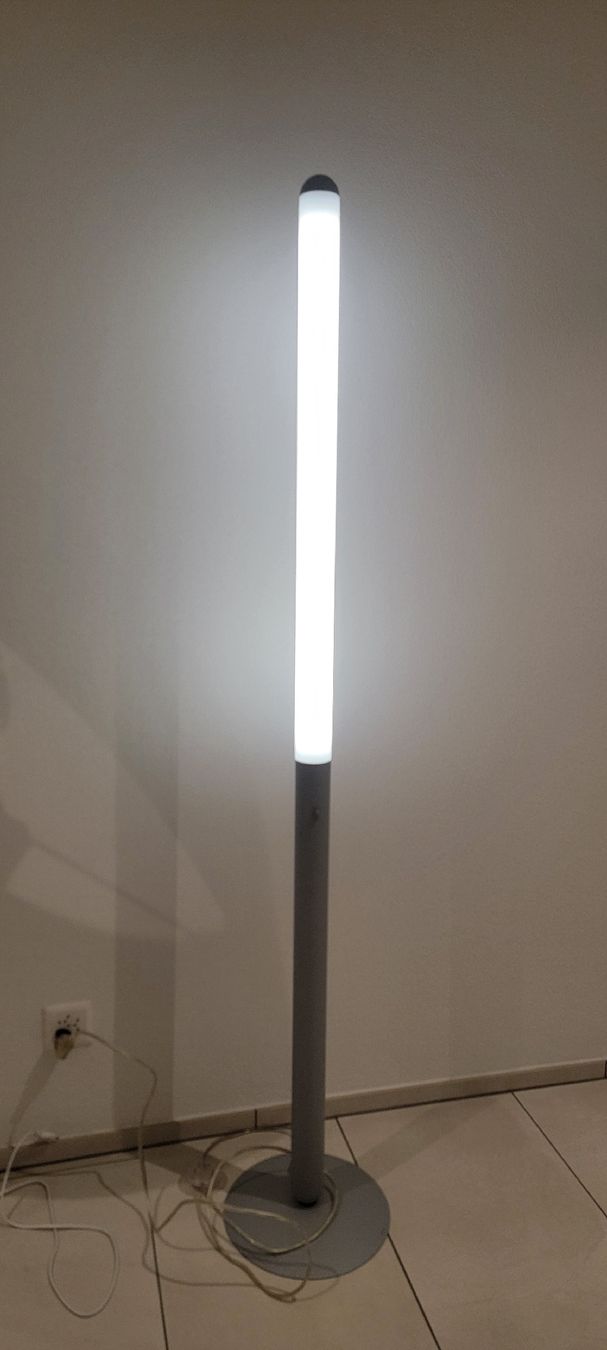 Lampen: Stehlampe – Gebraucht aus Remetschwil von Smitt