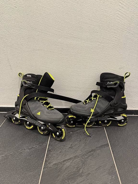Pattini in linea & Pattini a rotelle: Rollerblade – Nuovo (secondo la descrizione) da Bad Ragaz venduto da Andrin.steinbacher